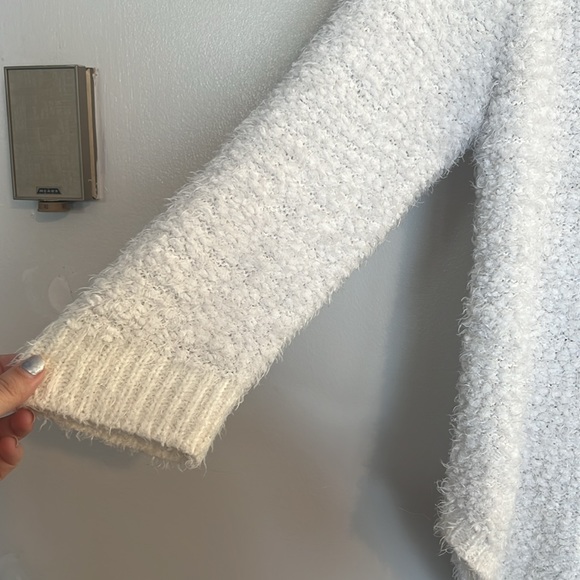 White sweater - Picture 2 of 4